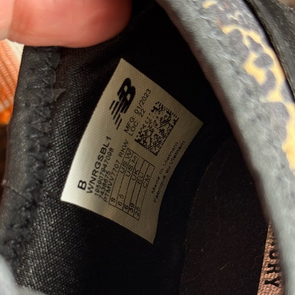 New Balance Black & Cheetah Print FuelCore Nergize Sport V1 Trainer Sneakers - Picture 6 of 8